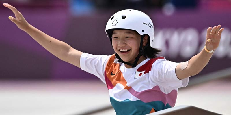 Momiji-Nishiya-skateboarding-1
